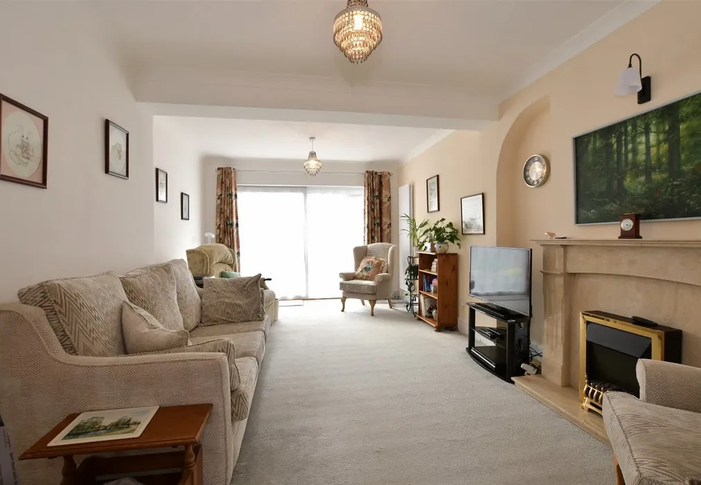 Lounge - Bassett Gardens, North Weald, Epping, Essex - Wards of Kent
