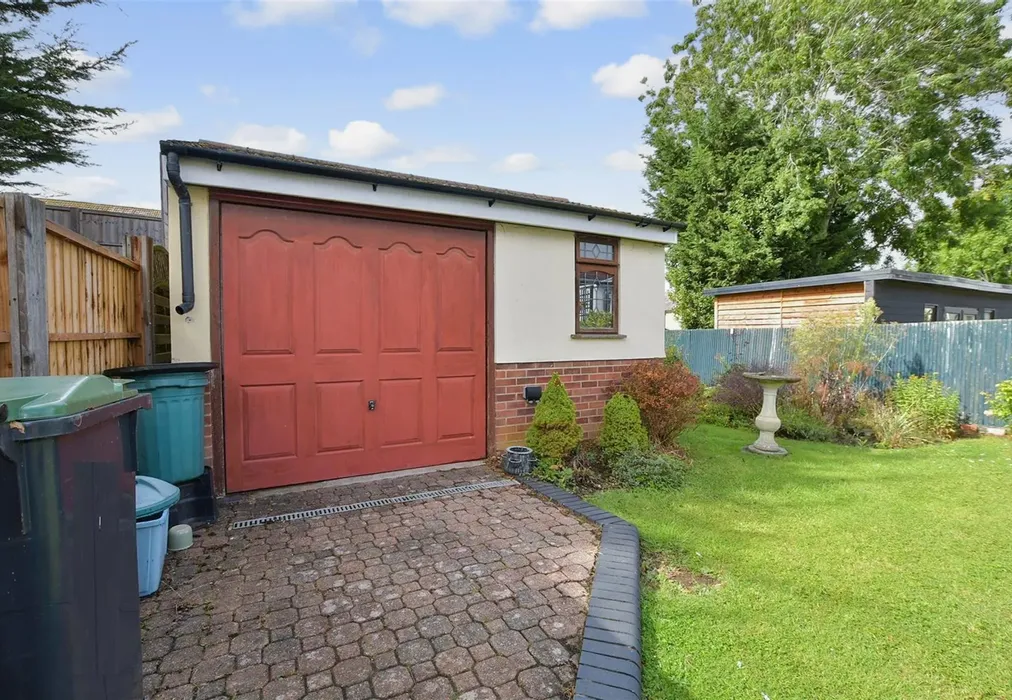 Garage - Bassett Gardens, North Weald, Epping, Essex - Wards of Kent