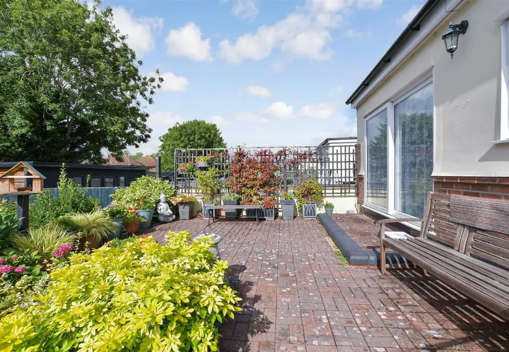 Rear Garden - Bassett Gardens, North Weald, Epping, Essex - Wards of Kent