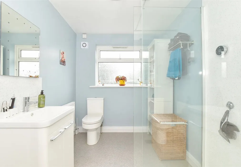 Shower Room - Bevan Road, Waterlooville, Hampshire - Wards of Kent