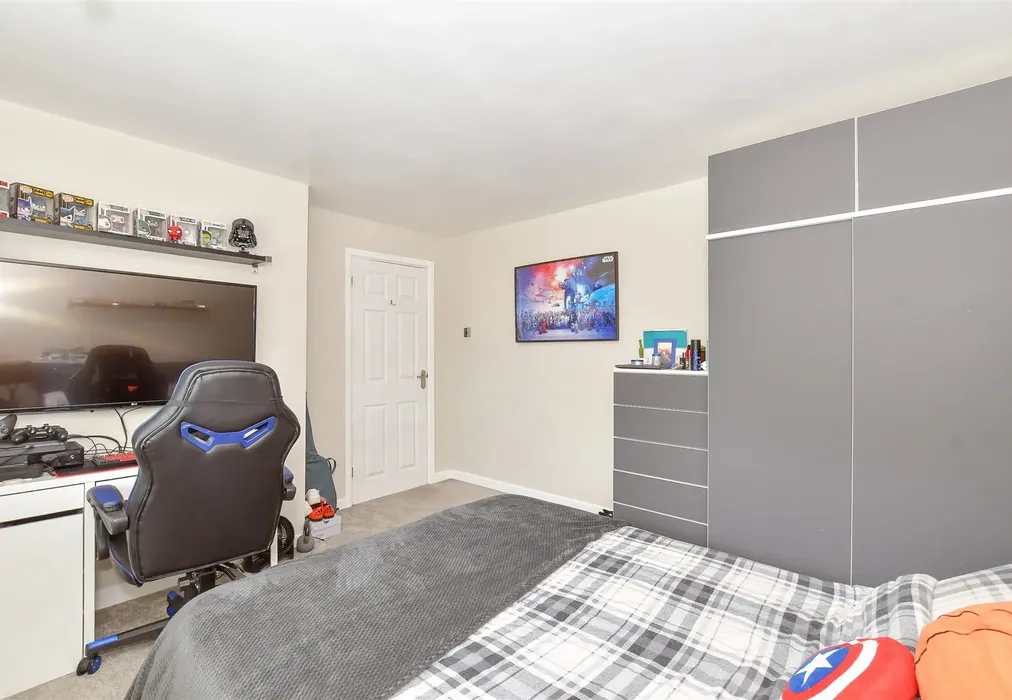 Bedroom 3 - Bevan Road, Waterlooville, Hampshire - Wards of Kent