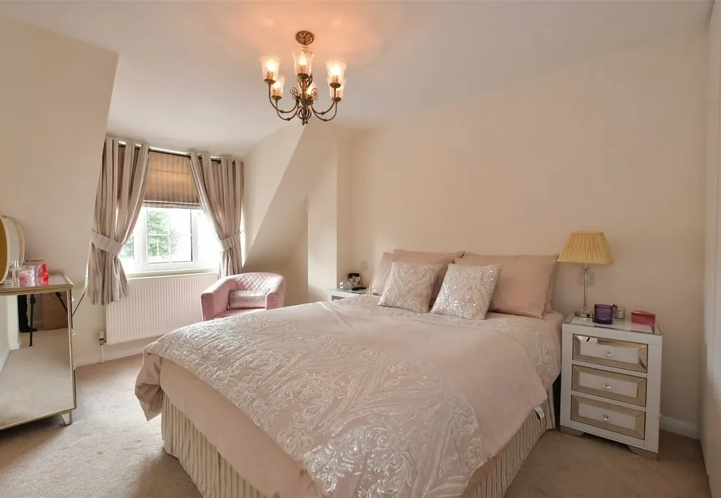 Bedroom 1 - Avey Lane, Waltham Abbey, Essex - Wards of Kent