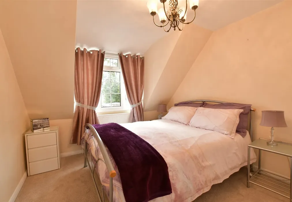Bedroom 2 - Avey Lane, Waltham Abbey, Essex - Wards of Kent