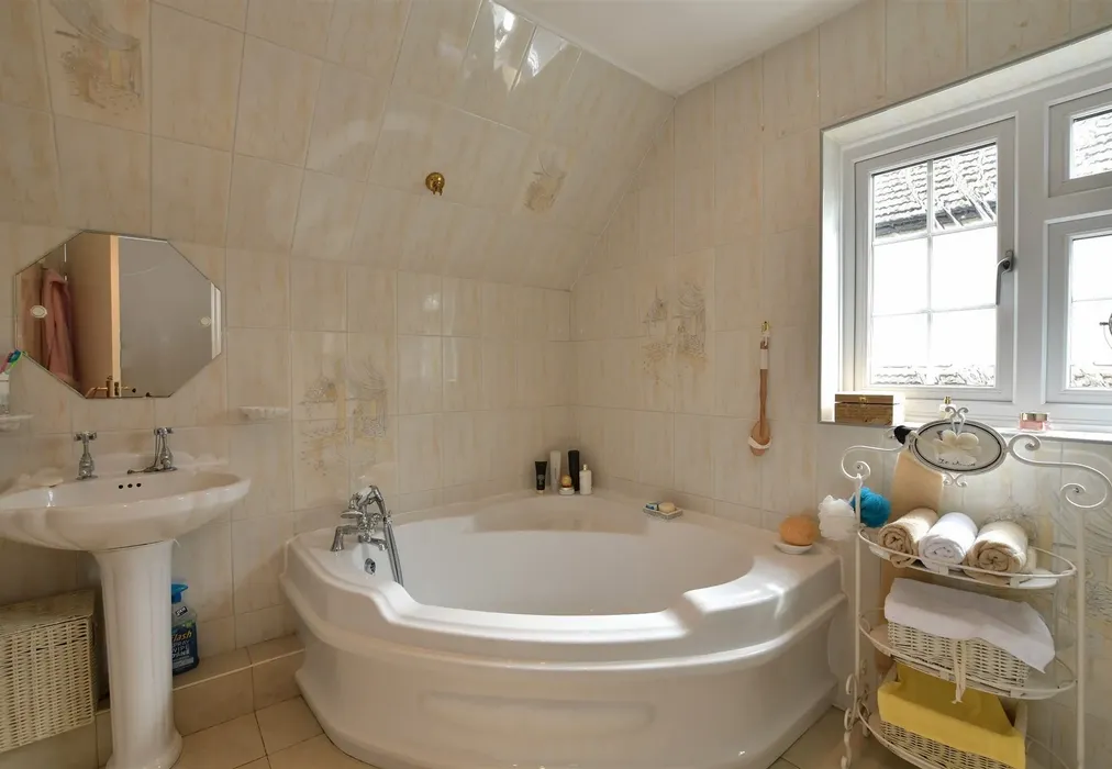 Bathroom - Avey Lane, Waltham Abbey, Essex - Wards of Kent