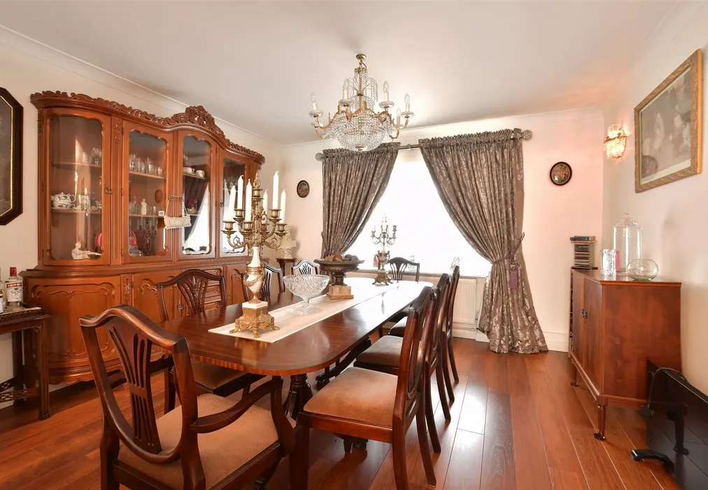 Dining Area - Avey Lane, Waltham Abbey, Essex - Wards of Kent