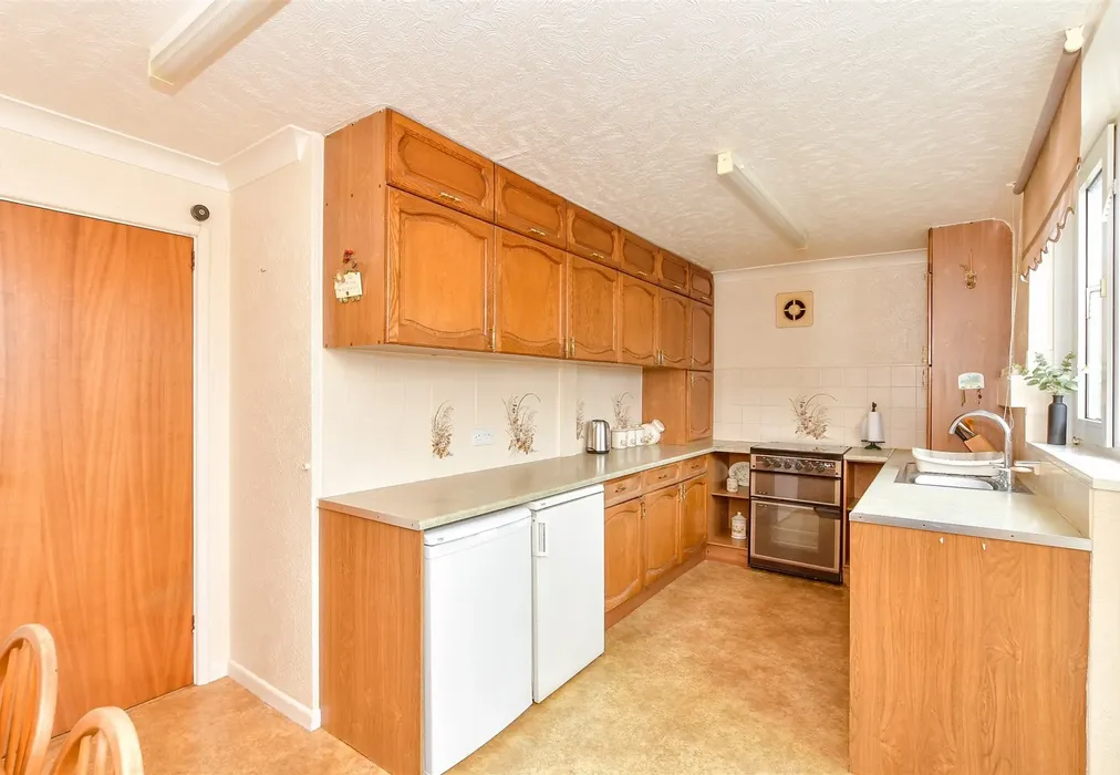 Kitchen/Breakfast Room - Whitsbury Road, Havant, Hampshire - Wards of Kent