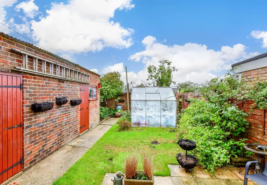 Rear Garden - Whitsbury Road, Havant, Hampshire - Wards of Kent