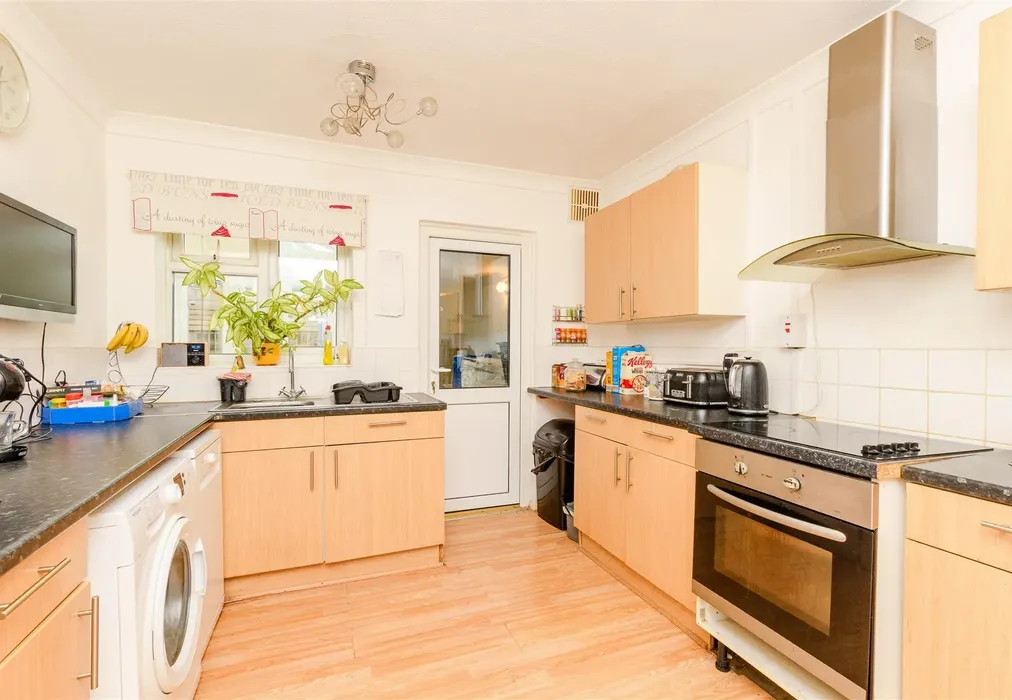 Kitchen - Leeds Square, Twydall, Gillingham, Kent - Wards of Kent