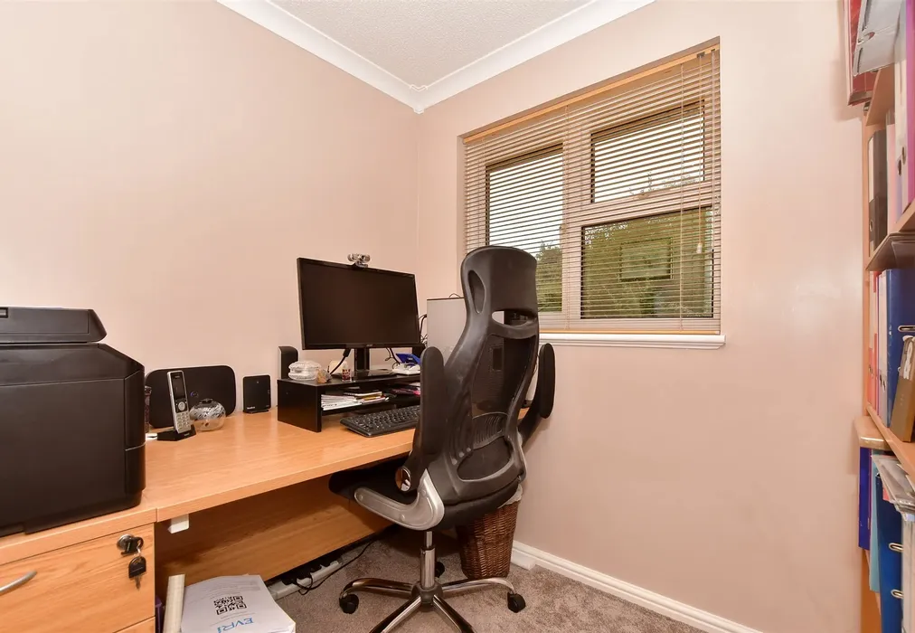 Bedroom 4 - Hazelwood Close, Tunbridge Wells, Kent - Wards of Kent