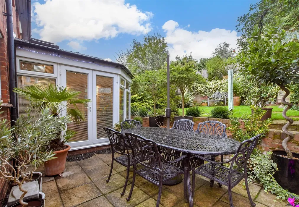 Patio / Decking - Hazelwood Close, Tunbridge Wells, Kent - Wards of Kent