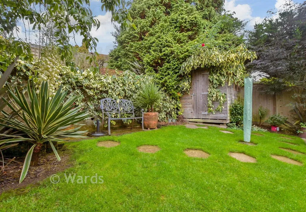 Rear Garden - Hazelwood Close, Tunbridge Wells, Kent - Wards of Kent