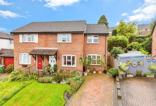 Hazelwood Close, Tunbridge Wells, Kent - Wards of Kent