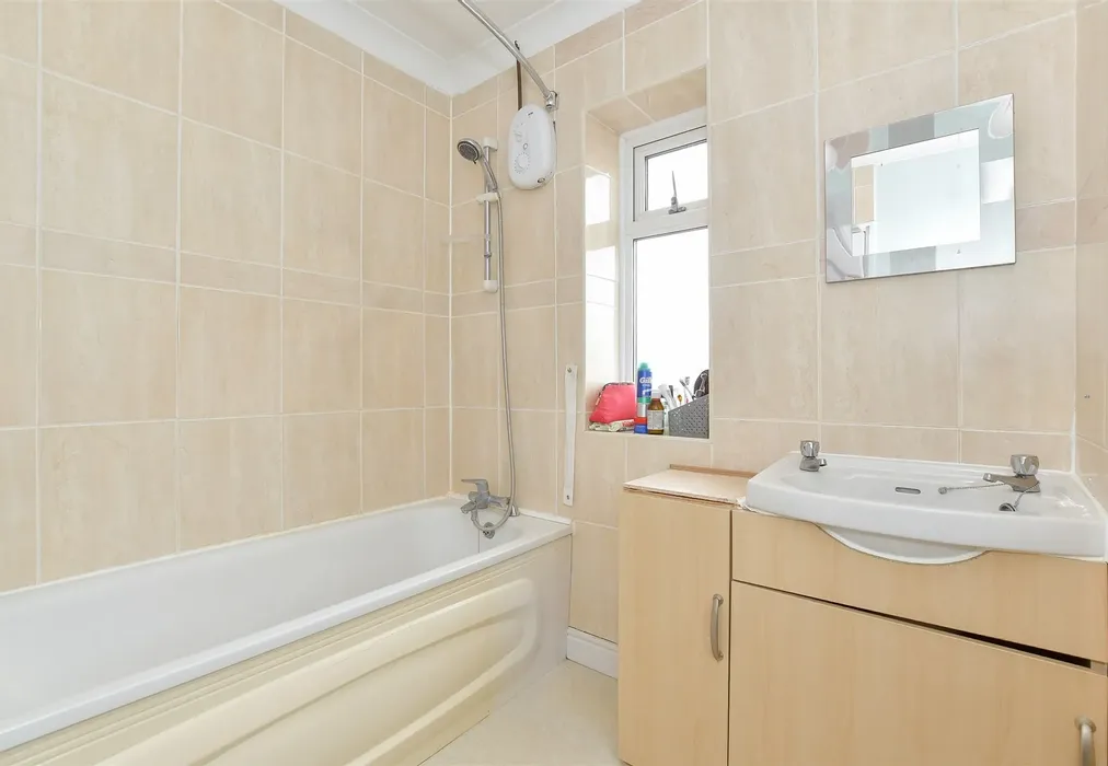 Bathroom - Corhampton Crescent, Havant, Hampshire - Wards of Kent