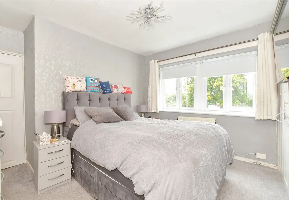 Bedroom 1 - Corhampton Crescent, Havant, Hampshire - Wards of Kent