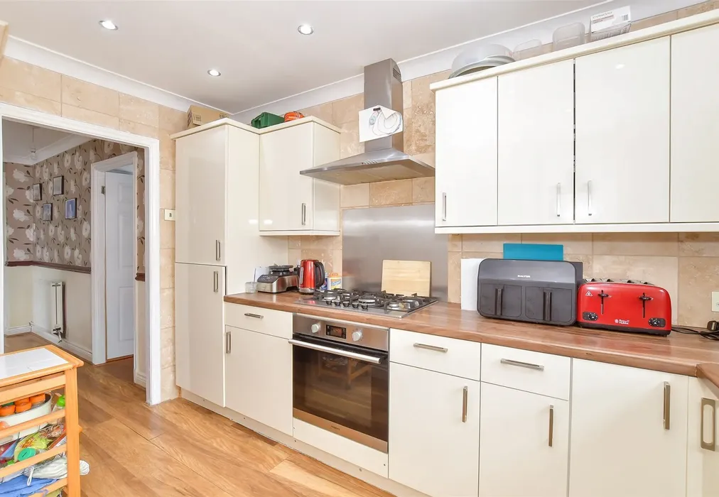 Kitchen - Corhampton Crescent, Havant, Hampshire - Wards of Kent