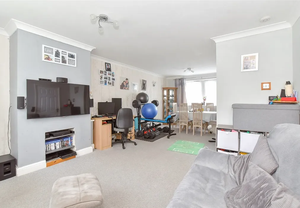 Lounge/Diner - Corhampton Crescent, Havant, Hampshire - Wards of Kent
