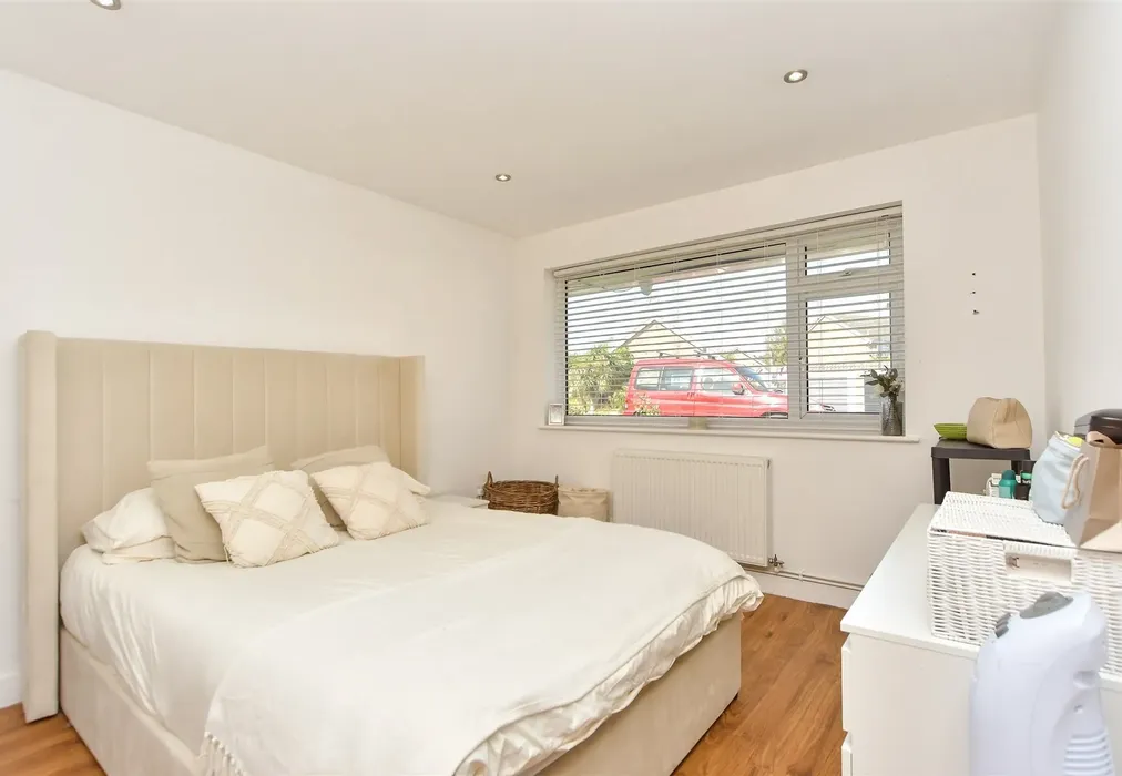 Bedroom 1 - Hamilton Crescent, Sittingbourne, Kent - Wards of Kent
