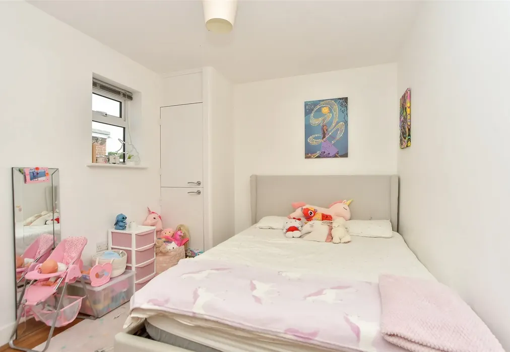 Bedroom 2 - Hamilton Crescent, Sittingbourne, Kent - Wards of Kent