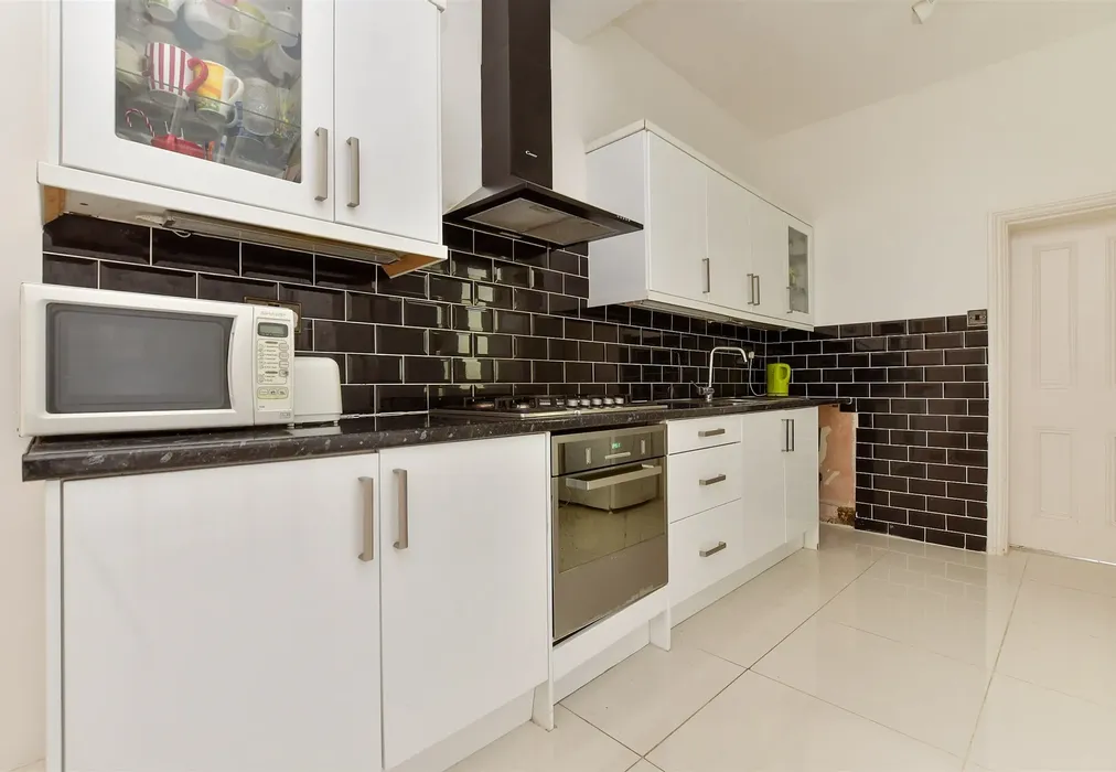 Kitchen - Sanderstead Road, South Croydon, Surrey - Wards of Kent