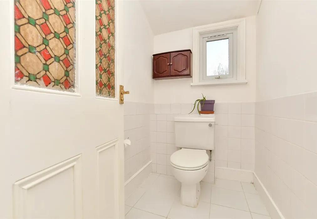 Cloakroom - Sanderstead Road, South Croydon, Surrey - Wards of Kent