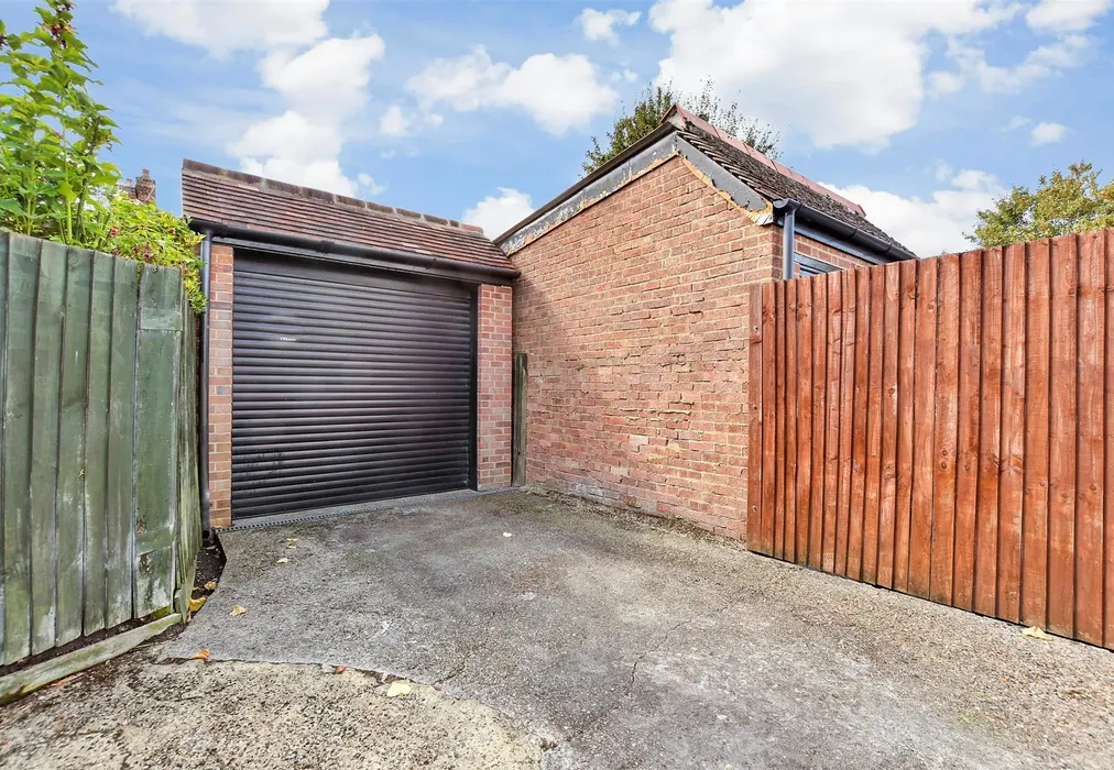 Garage - Sanderstead Road, South Croydon, Surrey - Wards of Kent
