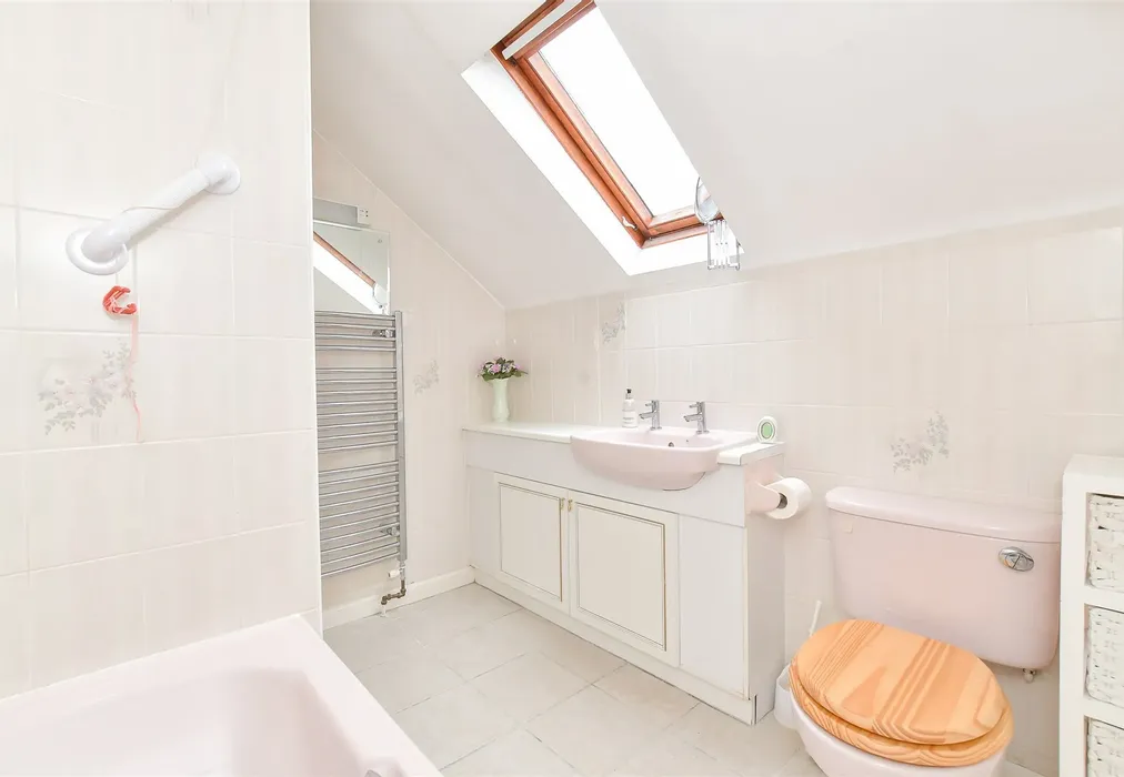 En-Suite Bathroom - The Street, Rustington, West Sussex - Wards of Kent