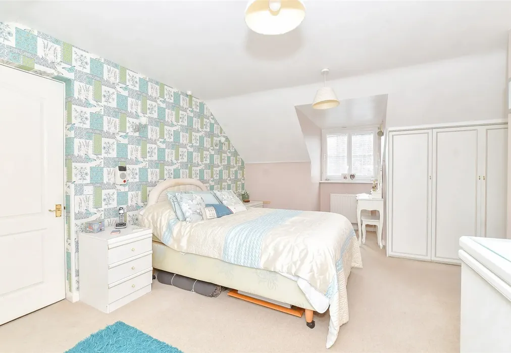 Bedroom 1 - The Street, Rustington, West Sussex - Wards of Kent