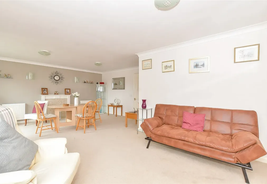 Lounge/Diner - The Street, Rustington, West Sussex - Wards of Kent