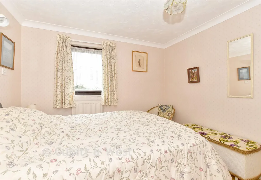 Bedroom 2 - Warner Road, Selsey, Chichester, West Sussex - Wards of Kent