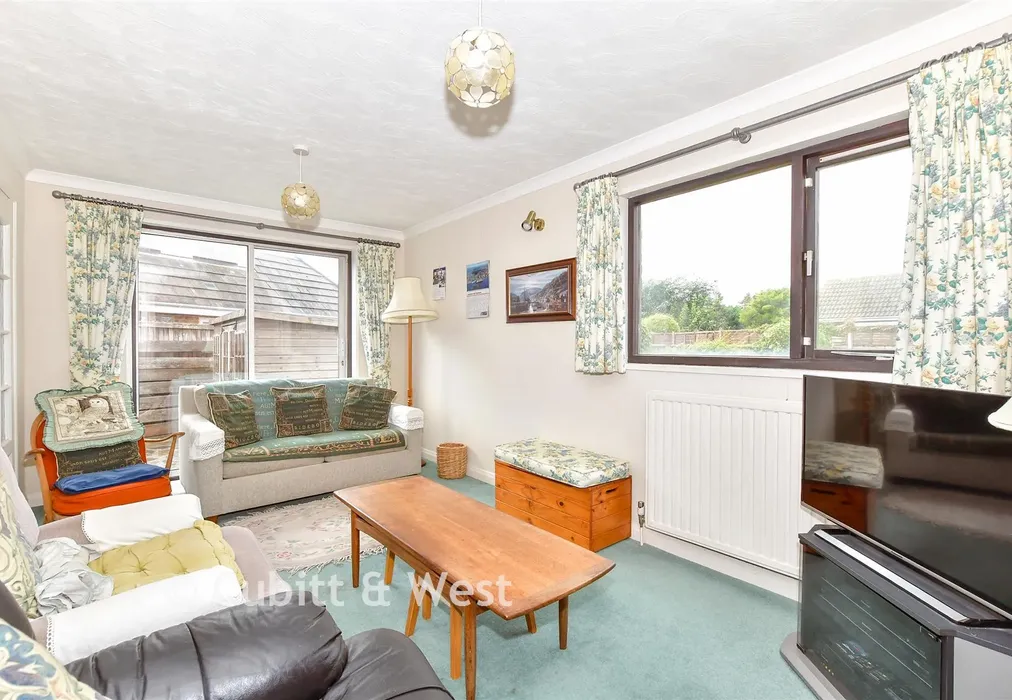 Dining Room - Warner Road, Selsey, Chichester, West Sussex - Wards of Kent