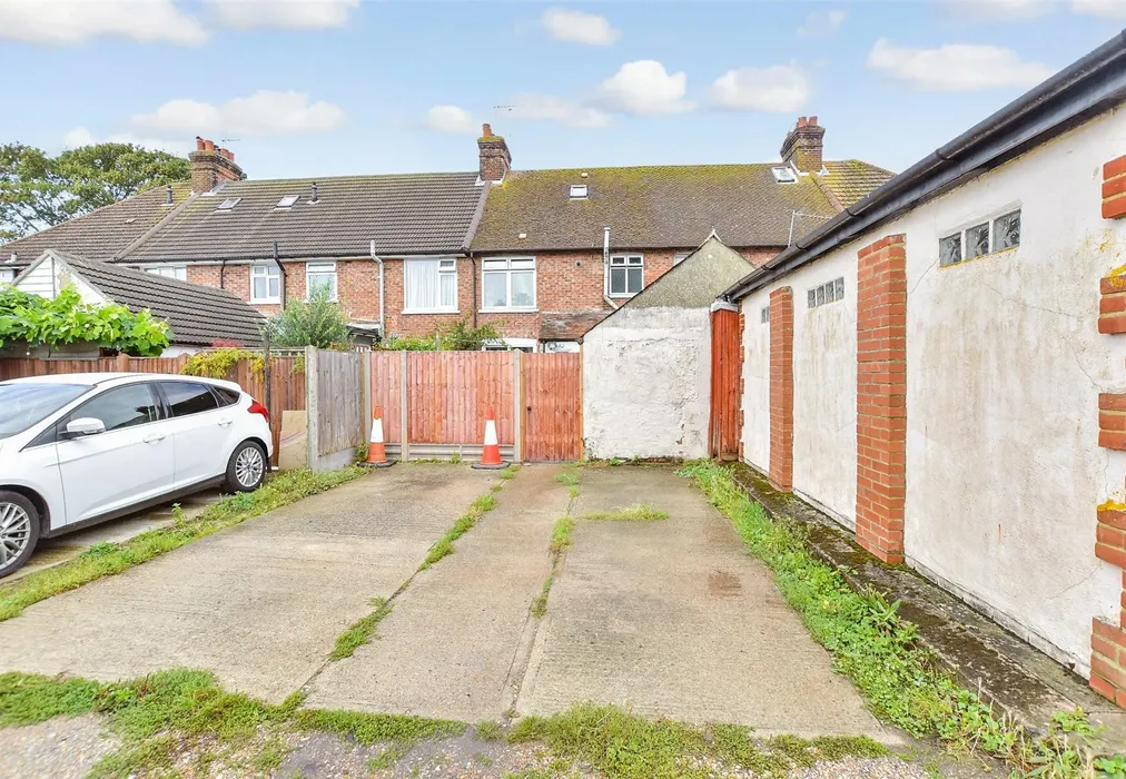 Driveway/Parking - Dymchurch Road, Hythe, Kent - Wards of Kent