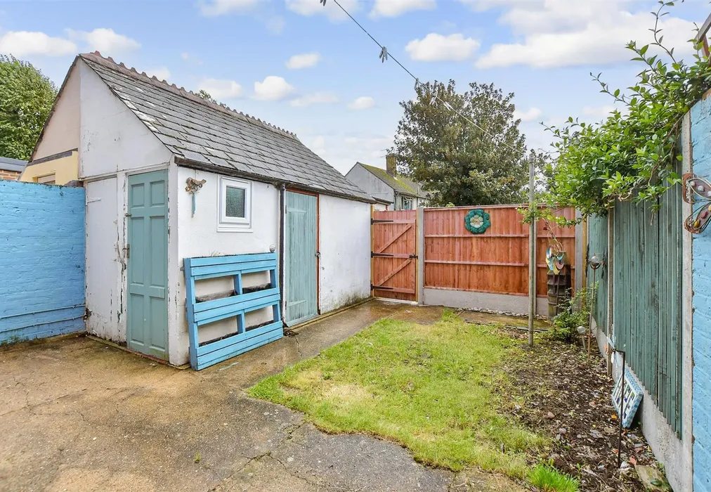 Rear Garden - Dymchurch Road, Hythe, Kent - Wards of Kent