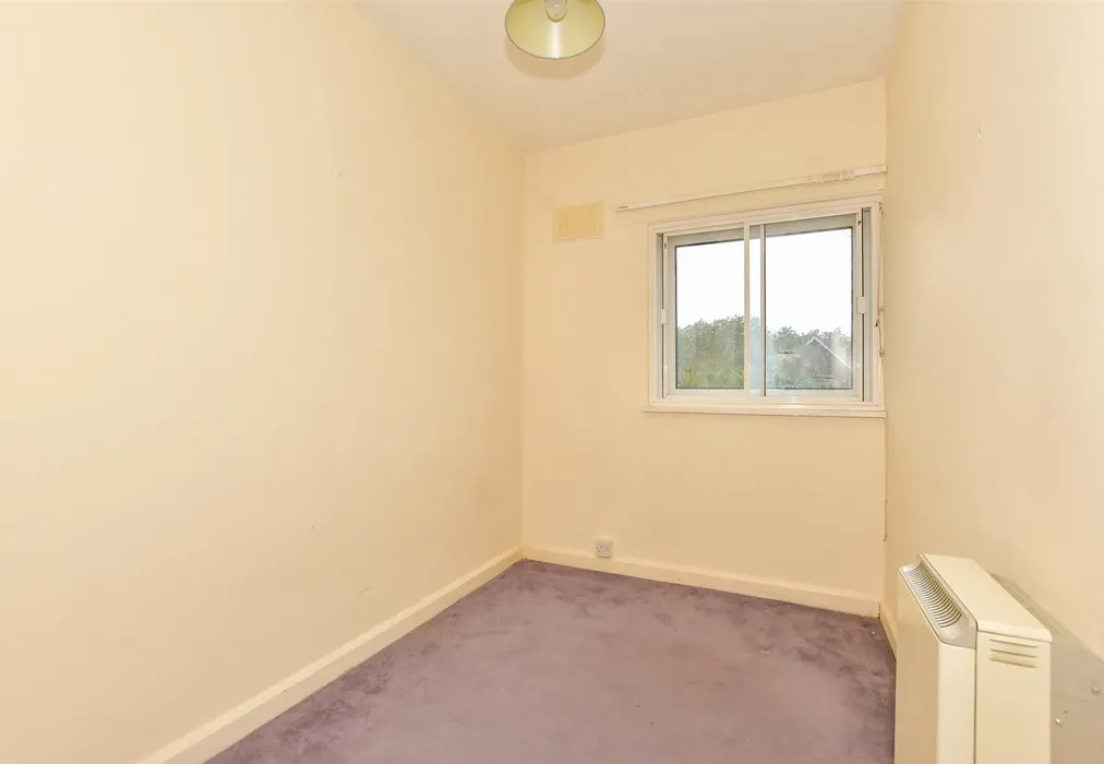Bedroom 3 - Peene, Folkestone, Kent - Wards of Kent