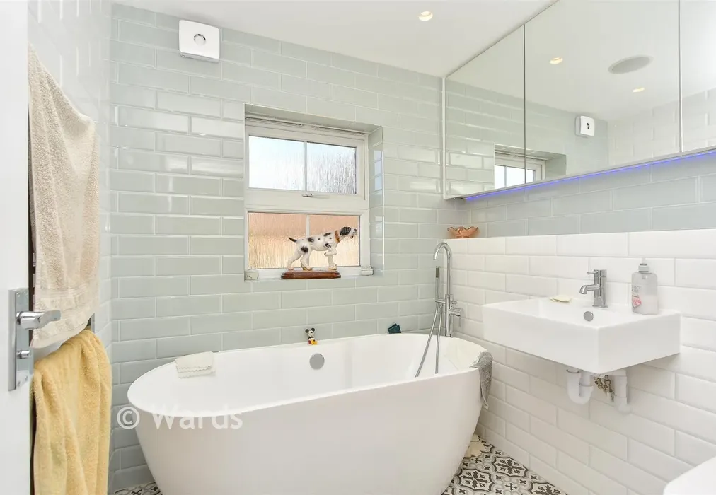 Bathroom - Monarch Drive, Kemsley, Sittingbourne, Kent - Wards of Kent