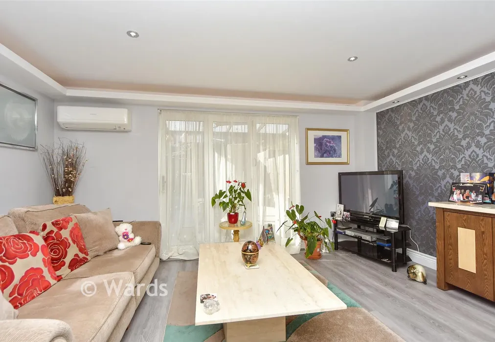 Lounge - Monarch Drive, Kemsley, Sittingbourne, Kent - Wards of Kent