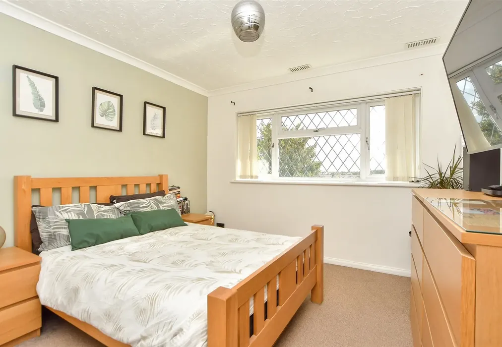 Bedroom 1 - Clive Road, Sittingbourne, Kent - Wards of Kent