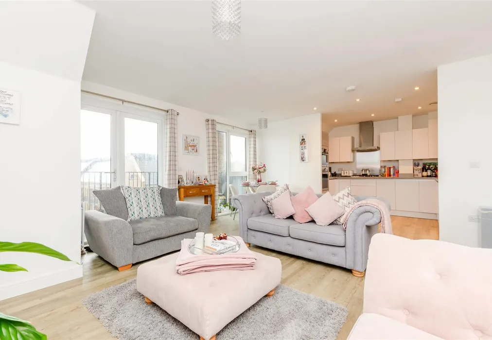 Lounge/Diner - Knights Templar Way, Strood, Rochester, Kent - Wards of Kent