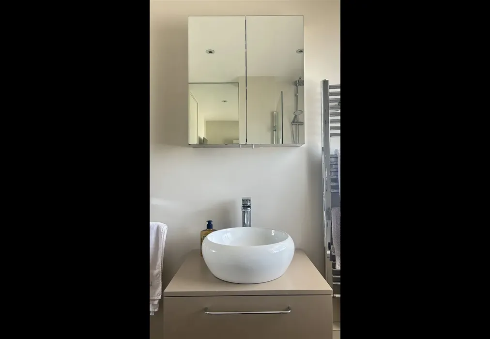 Bathroom Sink - High Street, Cranleigh, Surrey - Wards of Kent