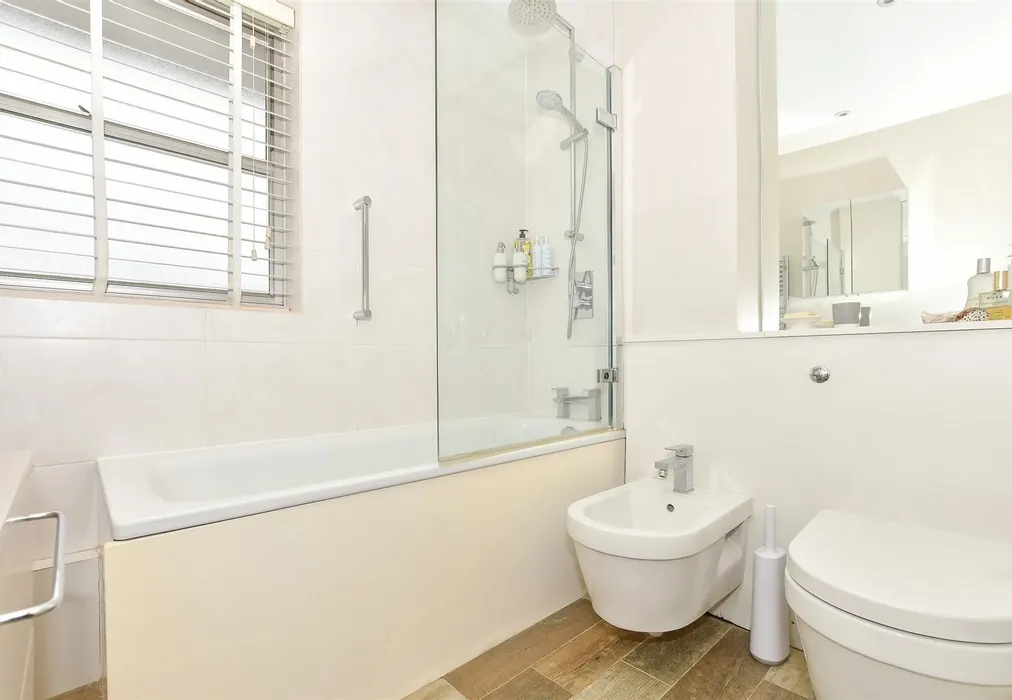 Bathroom - High Street, Cranleigh, Surrey - Wards of Kent