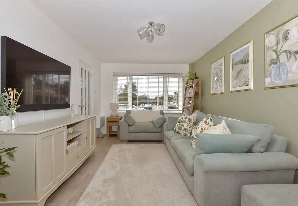 Lounge/ Diner - Bedgebury Close, Maidstone, Kent - Wards of Kent