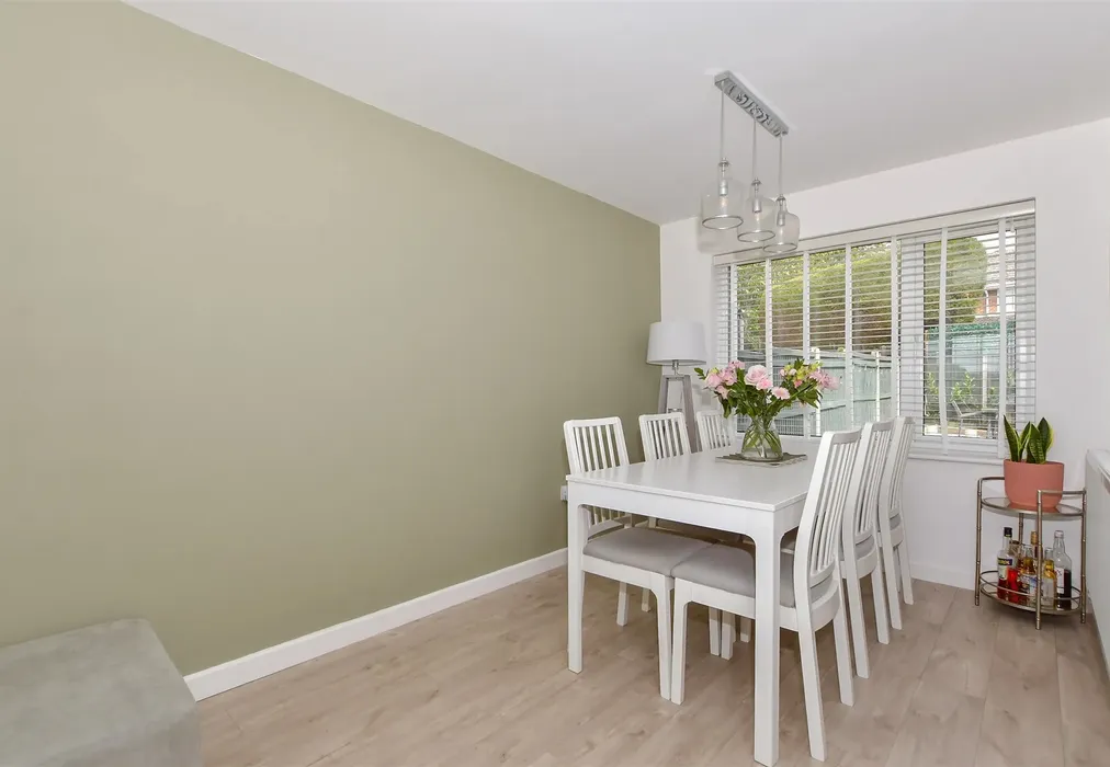 Lounge/ Diner - Bedgebury Close, Maidstone, Kent - Wards of Kent