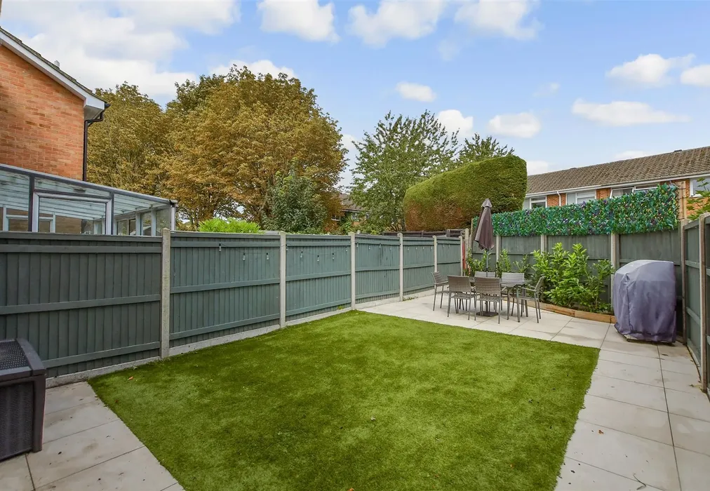 Rear Garden - Bedgebury Close, Maidstone, Kent - Wards of Kent