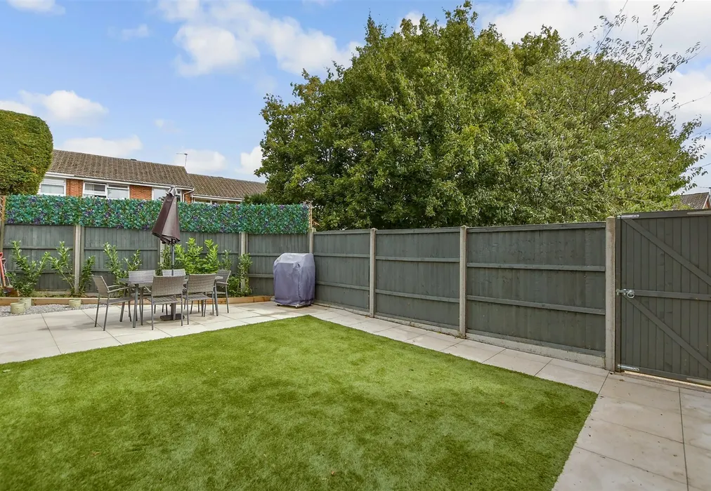 Rear Garden - Bedgebury Close, Maidstone, Kent - Wards of Kent
