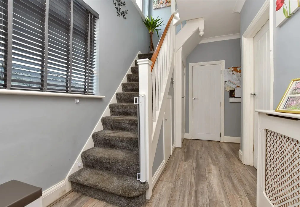 Entrance Hall - West Way, Croydon, Surrey - Wards of Kent