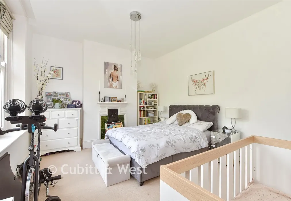 Bedroom - Massetts Road, Horley, Surrey - Wards of Kent