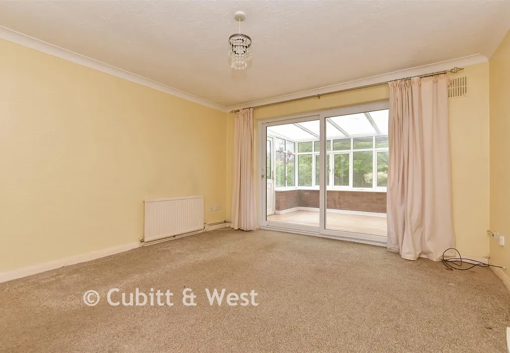 Lounge - Josephine Avenue, Lower Kingswood, Surrey - Wards of Kent