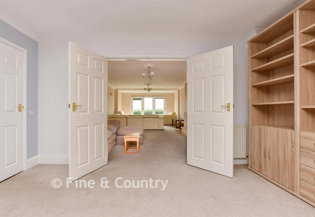 Dining Room - Western Esplanade, Broadstairs, Kent - Wards of Kent