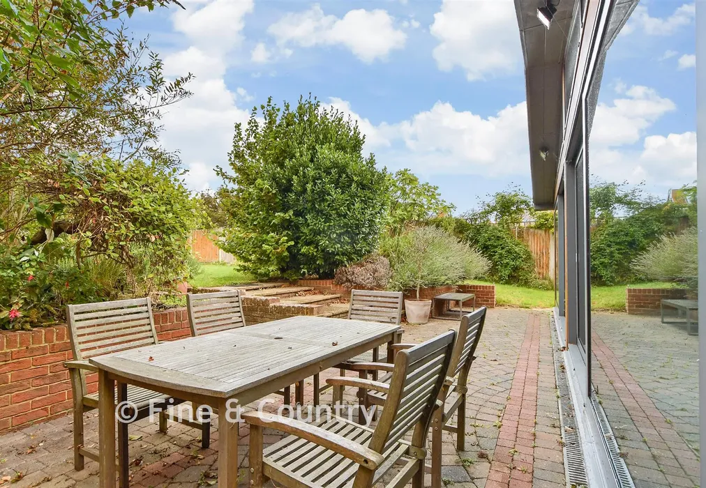 Patio / Decking - Western Esplanade, Broadstairs, Kent - Wards of Kent