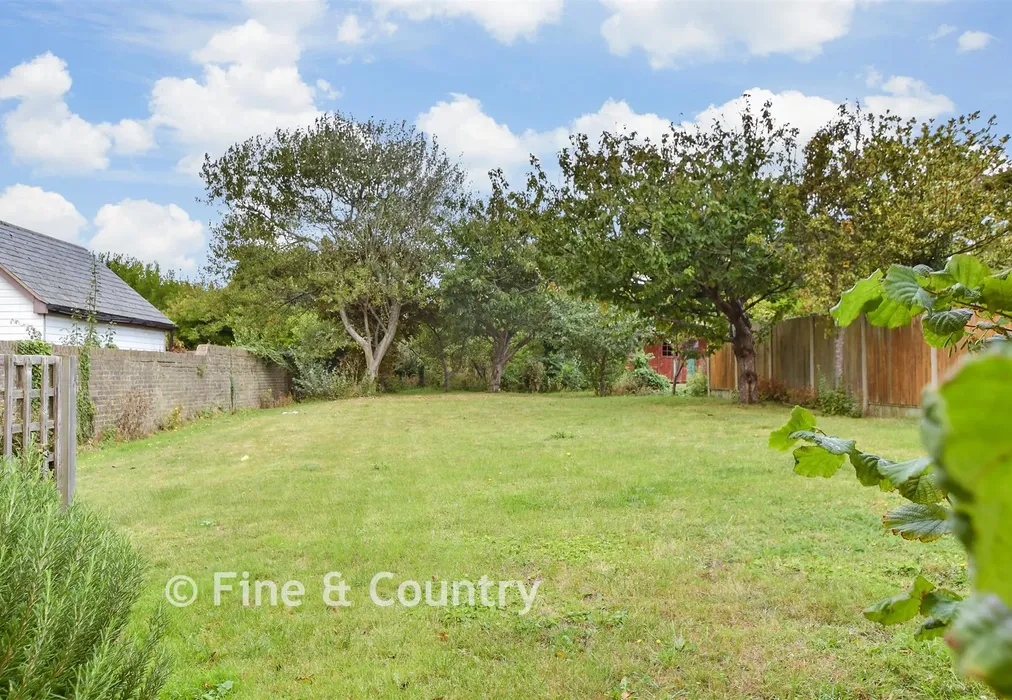 Rear Garden - Western Esplanade, Broadstairs, Kent - Wards of Kent