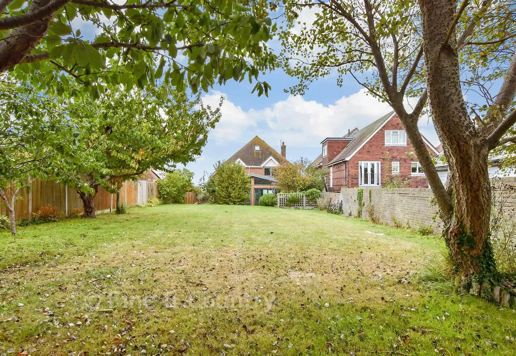 Rear Garden - Western Esplanade, Broadstairs, Kent - Wards of Kent
